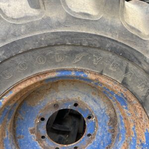 Goodyear 18.4/15-26 (18.4-26) 8 stud wheels