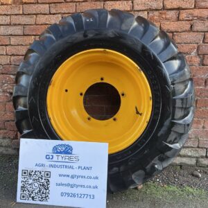 Goodyear G-2 17.5-25 5 stud JCB wheel