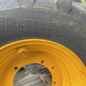 Trelleborg TH400 460/70R24 5 stud JCB wheel