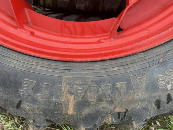 14.9R46 (380/90R46) 8 stud & 380/85R30 (14.9R30) 10 stud Fendt row crop wheels - Image 4