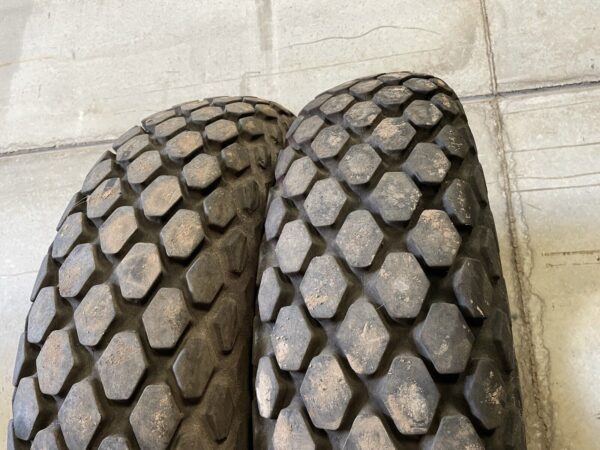 Armstrong Torc-Trac 12.4-28 (320/85-28) turf tyres - Image 3