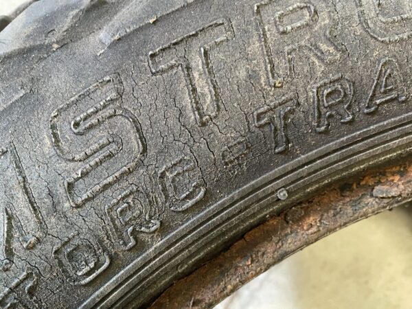 Armstrong Torc-Trac 12.4-28 (320/85-28) turf tyres - Image 9