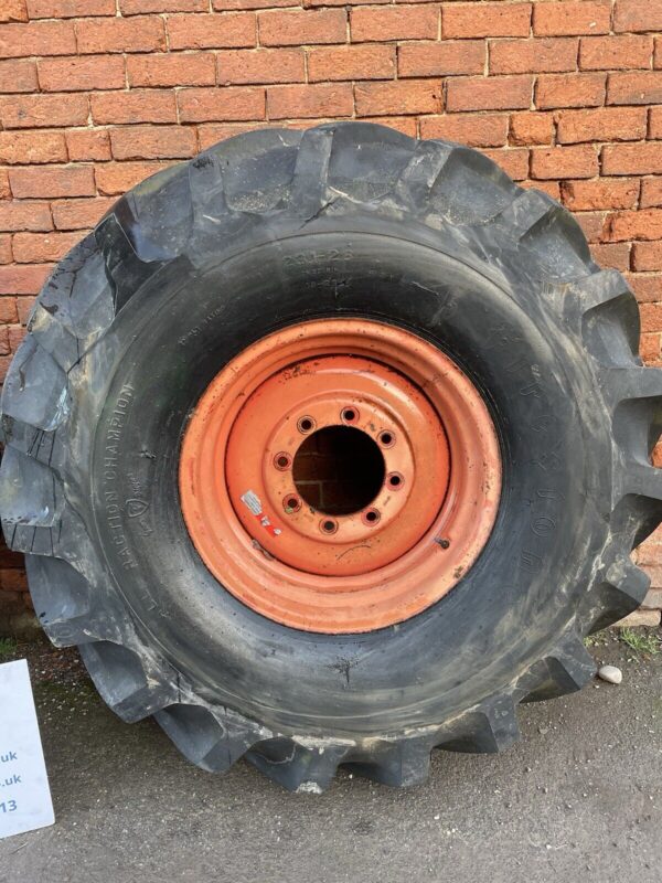 23.1-26 8 stud wheels to fit Claas Dominator - Image 2