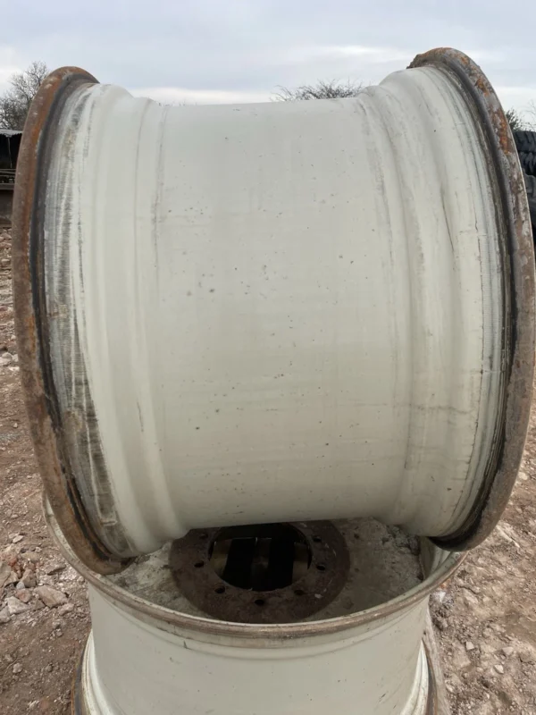 Titan 25x38 10 stud Agrifac rims - Image 5