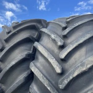 Continental Contract AC70 H 800/65R32 (30.5LR32)