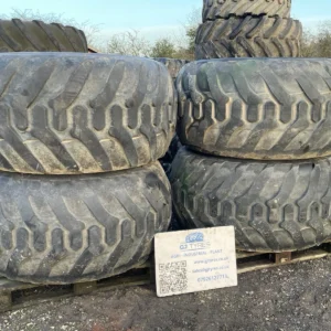 Trelleborg Twin 423 700/50-30.5 8 Stud Wheels