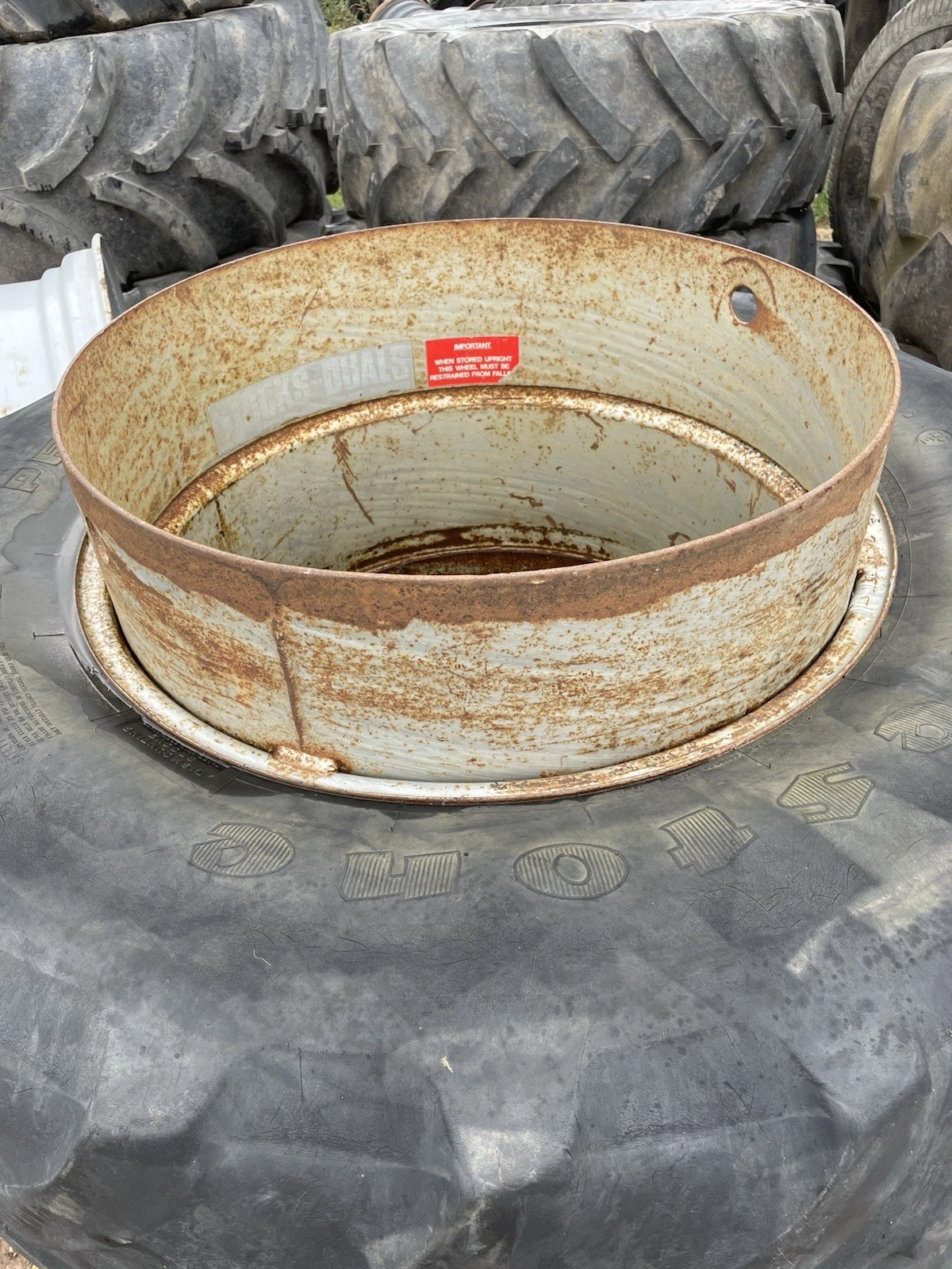 Firestone Performer 85 380/85R28 (14.9R28) Stocks dual wheels - Image 2