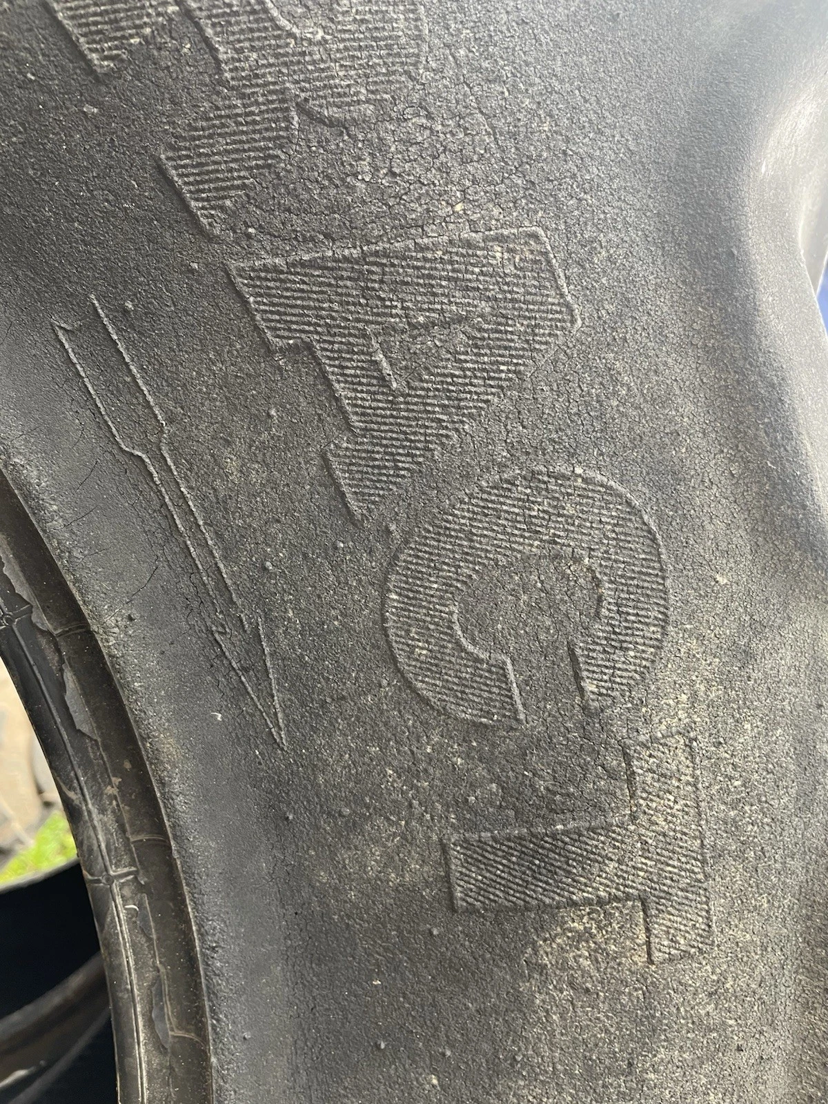 Continental Contract AC85 340/85R24 (13.6R24) - Image 12