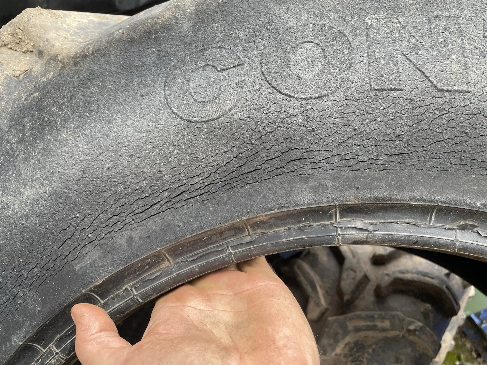 Continental Contract AC85 340/85R24 (13.6R24) - Image 10