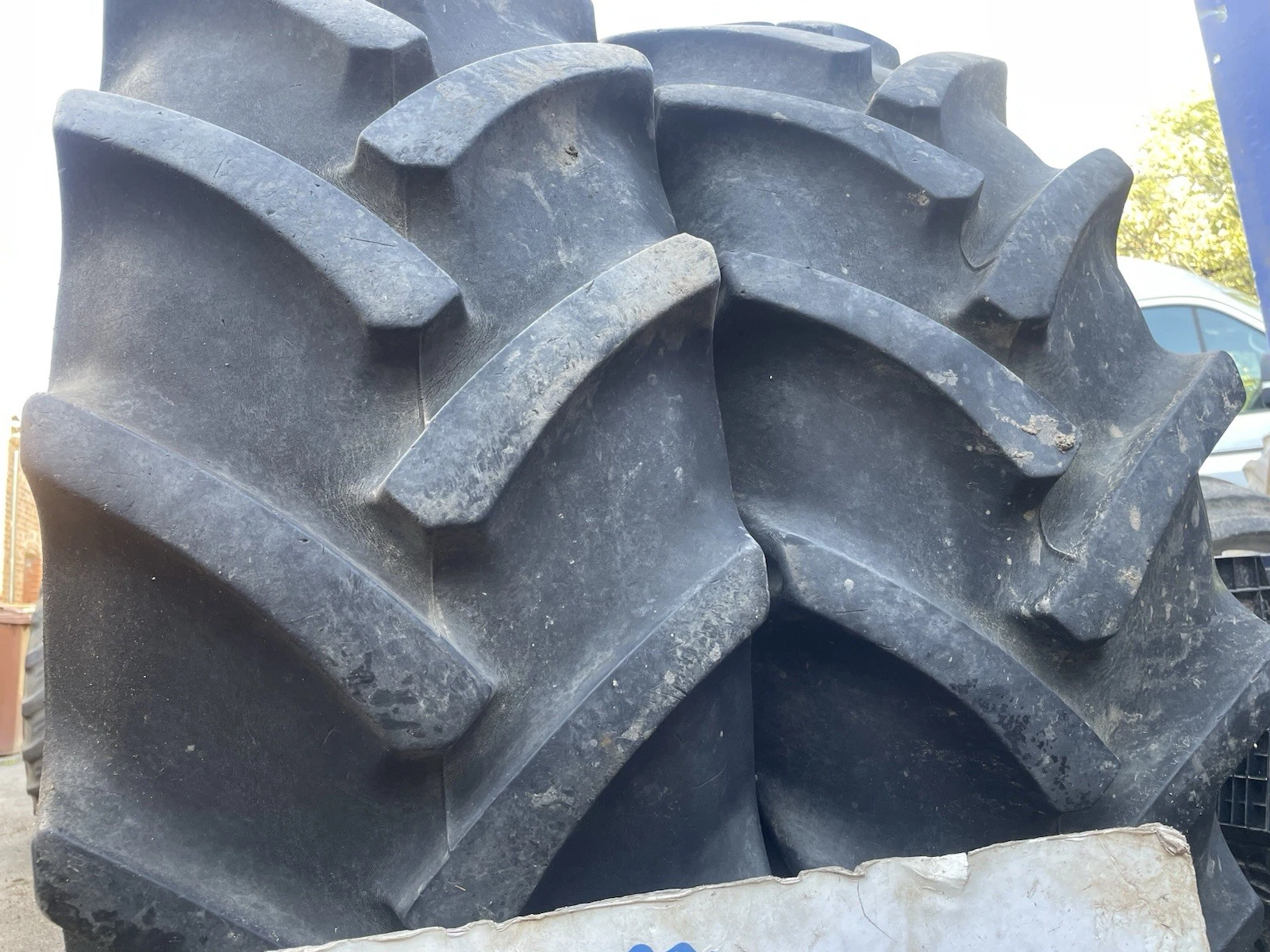 Continental Contract AC85 340/85R24 (13.6R24) - Image 2